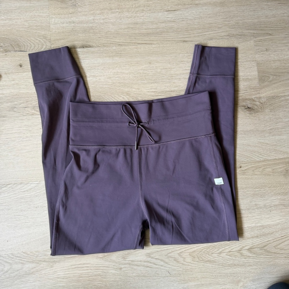 Vuori Daily Leggings in Plum - Size Large (no size tag)